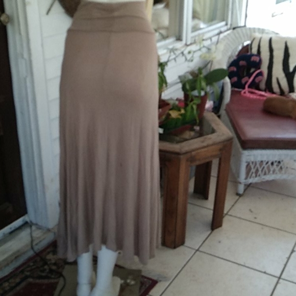 Long brown women's long skirt - Picture 2 of 3